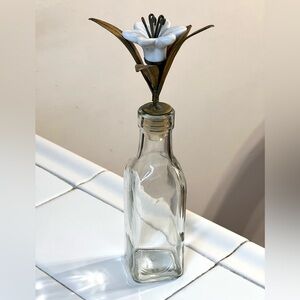 Clear Glass Home Decor Bottle Toleware Brass White Porcelain Lily Flower Top 9.5